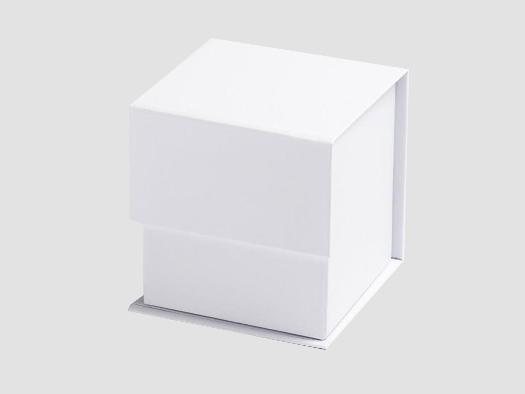 White Large Cube Gift Boxes no ribbon