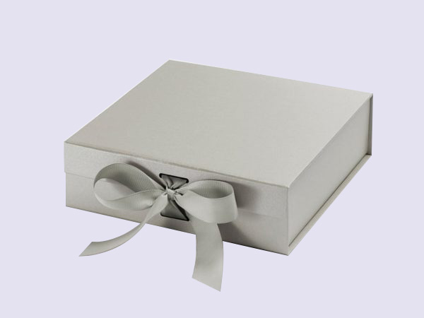 Silver Medium Gift Boxes with changeable ribbon