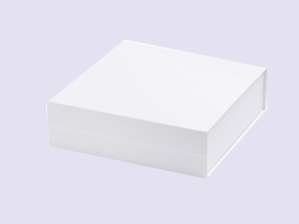 White Medium Gift Boxes no ribbon