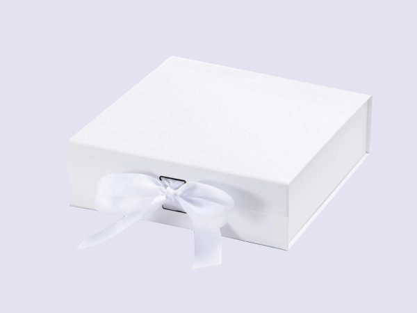 White Medium Gift Boxes with changeable ribbon