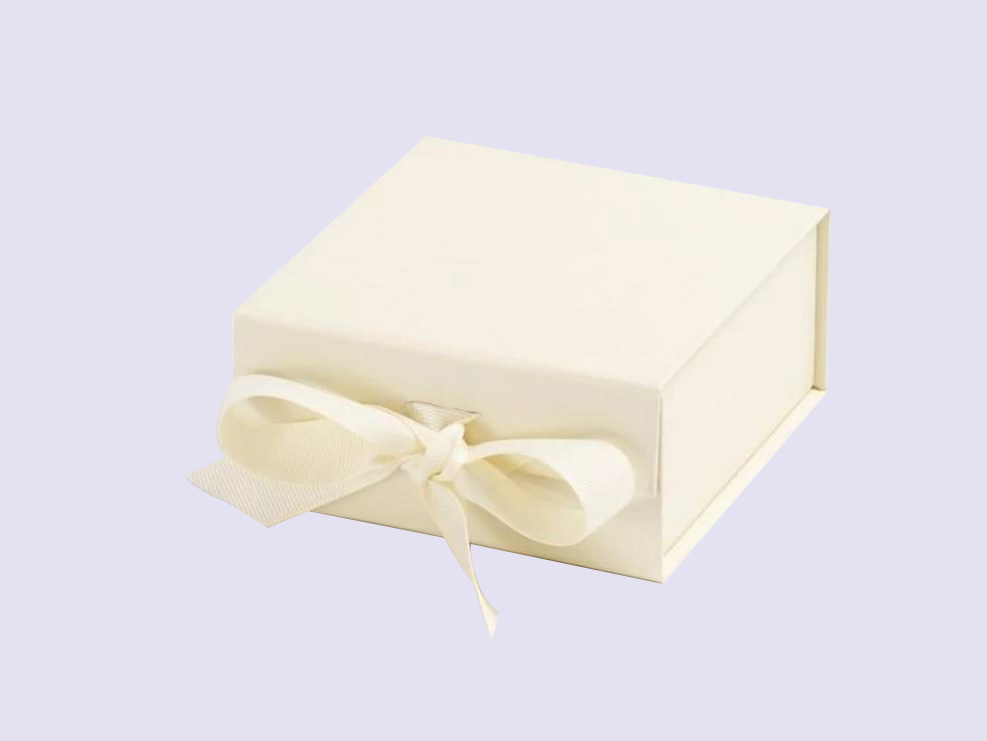 Ivory Small Gift Boxes with fixed grosgrain ribbon