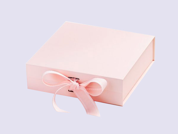 Pale Pink Medium Gift Boxes with changeable ribbon